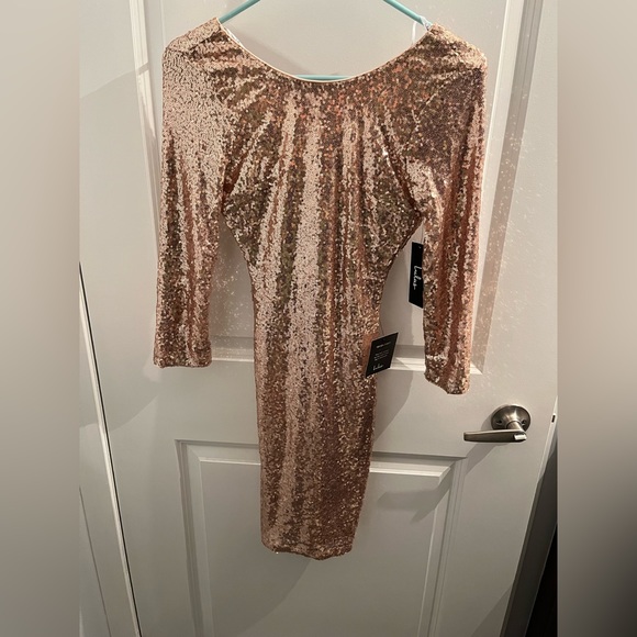 BNWT Rose gold sequins bodycon mini dress - Picture 2 of 6